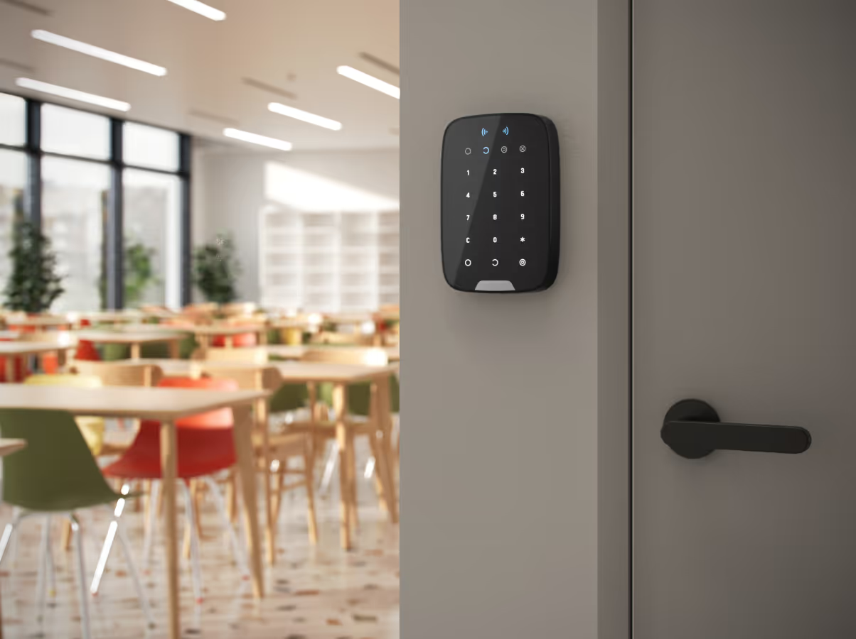 Ajax Superior KeyPad Plus Jeweller Schwarz Detailansicht Bild 4 | EPS