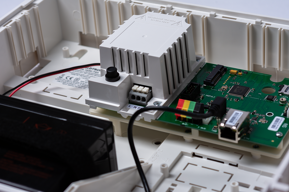 Jablotron JA-103K-7AH Zentrale vom Gefahrenmeldesystem inklusive LAN-Übertragungsgerät - 7 Ah Jablotron JA-103K-7AH Zentrale vom Gefahrenmeldesystem inklusive LAN-Übertragungsgerät - 7 Ah Detailansicht Bild 5 | EPS